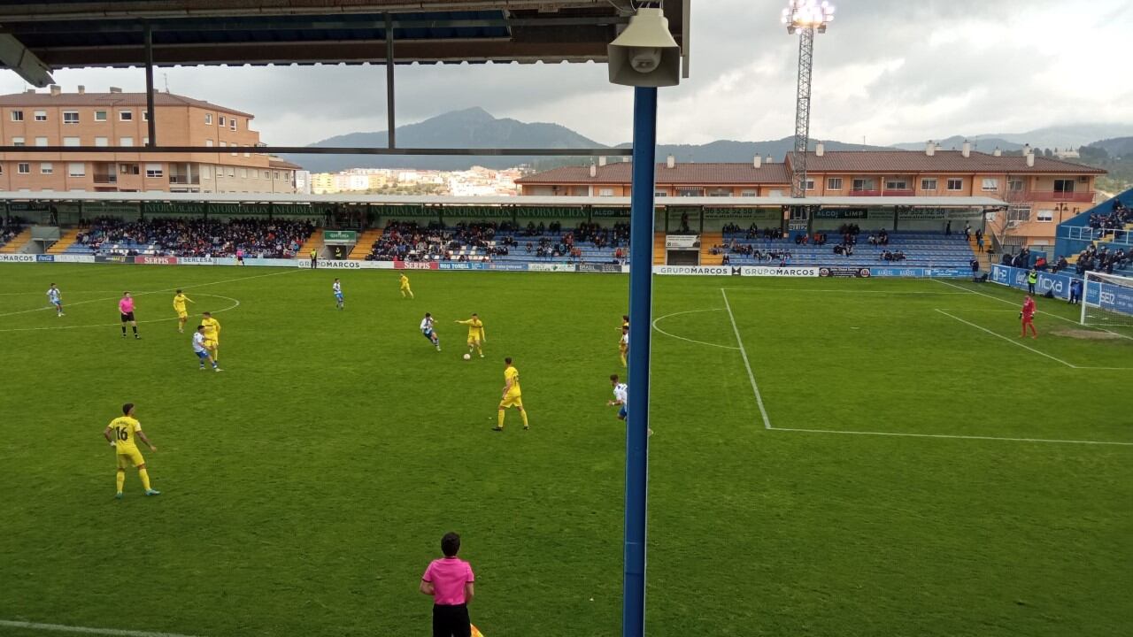 Imagen del partido entre el Alcoyano y el Villarreal B