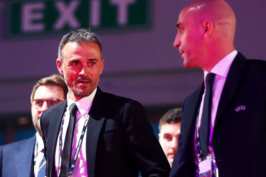 Luis Enrique y Luis Rubiales, en el sorteo de la Eurocopa 2020.