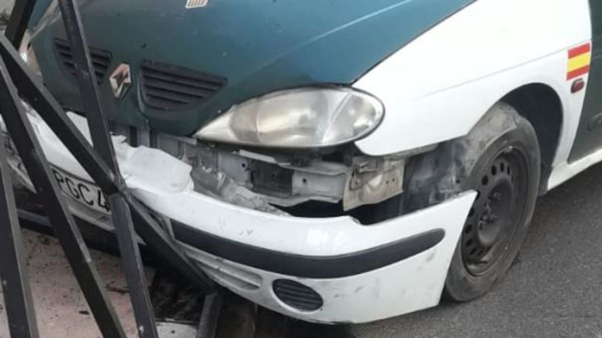 Un coche patrulla de la Guardia Civil se estrella en Carranque (Toledo)