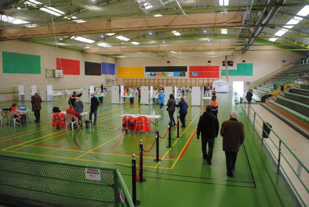 El Polideportivo Pablo Cáceres ha acogido la segunda jornada de vacunación en Medina