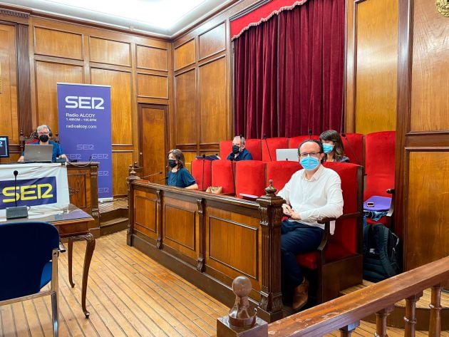 El salón de plenos del Ayuntamiento de Alcoy ha acogido el debate del ecuador de legislatura