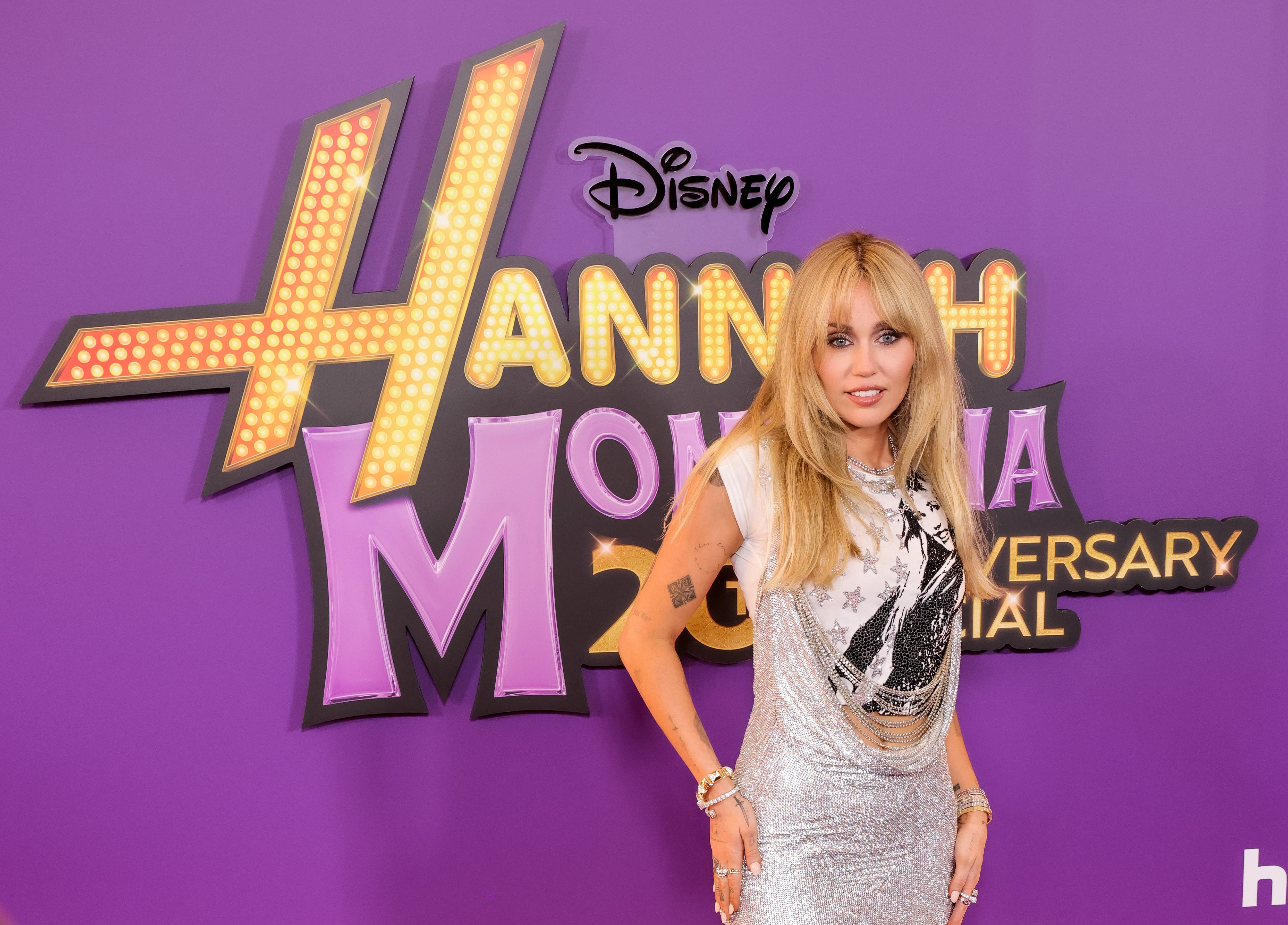 Miley Cyrus en la presentación del 20º aniversario de Hannah Montana