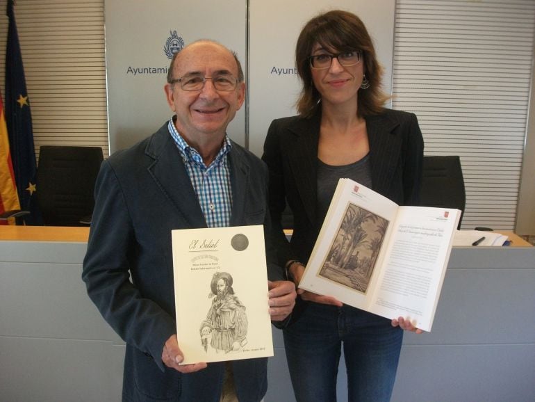 El director del Museo, Fernando García, y la concejala de Cultura, Patricia Maciá