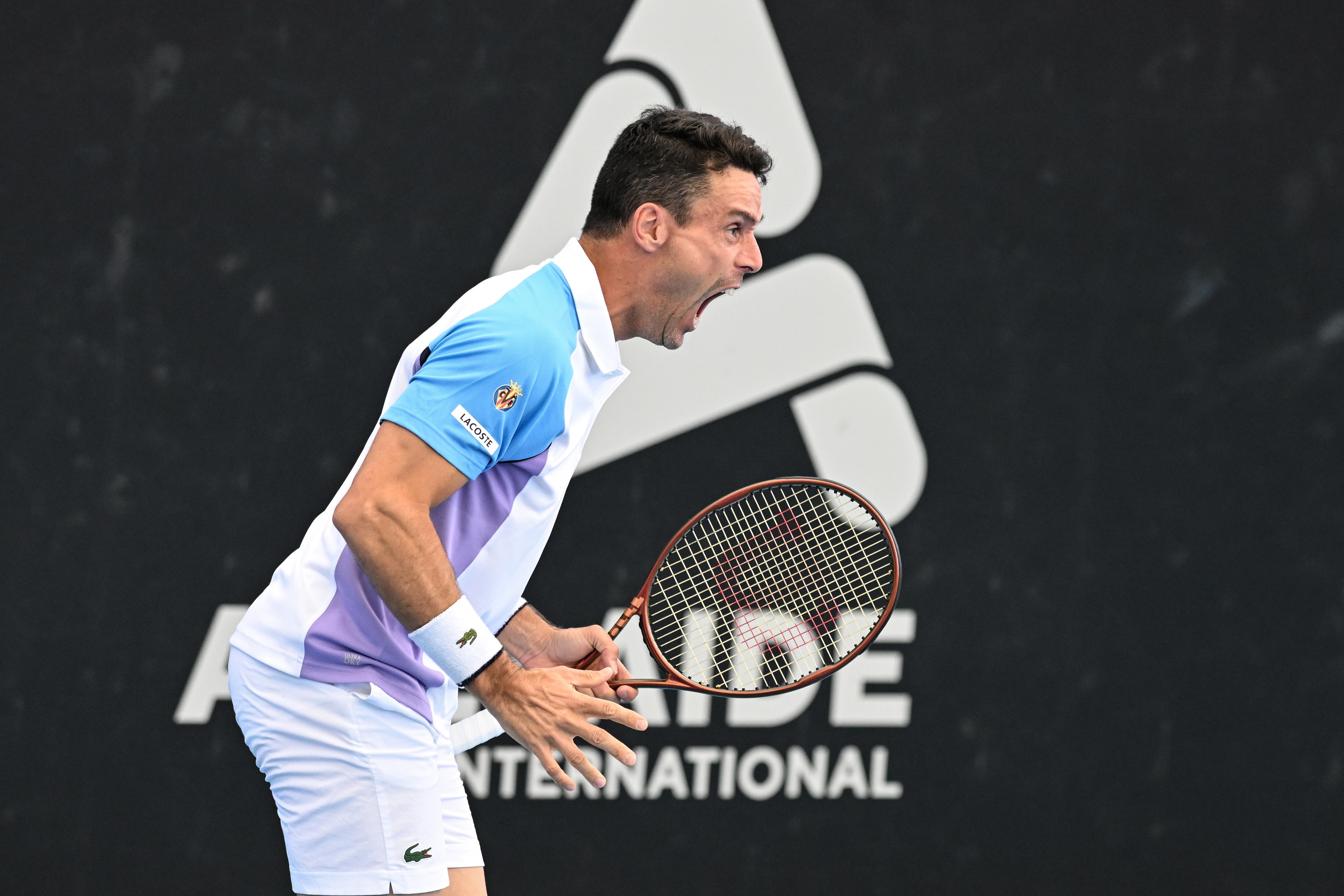 Adelaide (Australia), 05/01/2023.- Roberto Bautista Agut of Spain reacts after going down match point to Sebastian Korda of the USA during the 2023 Adelaide International Tennis Tournament at the Memorial Drive Tennis Centre in Adelaide, Australia, 05 January 2023. (Tenis, España, Estados Unidos, Adelaida) EFE/EPA/MICHAEL ERREY EDITORIAL USE ONLY AUSTRALIA AND NEW ZEALAND OUT
