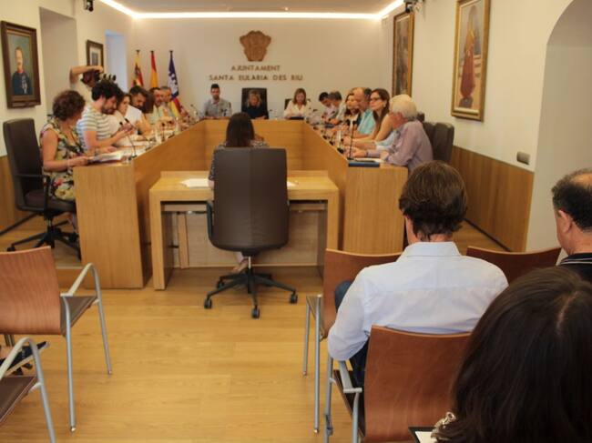 Imagen del pleno celebrado por el Ayuntamiento de Santa Eulària