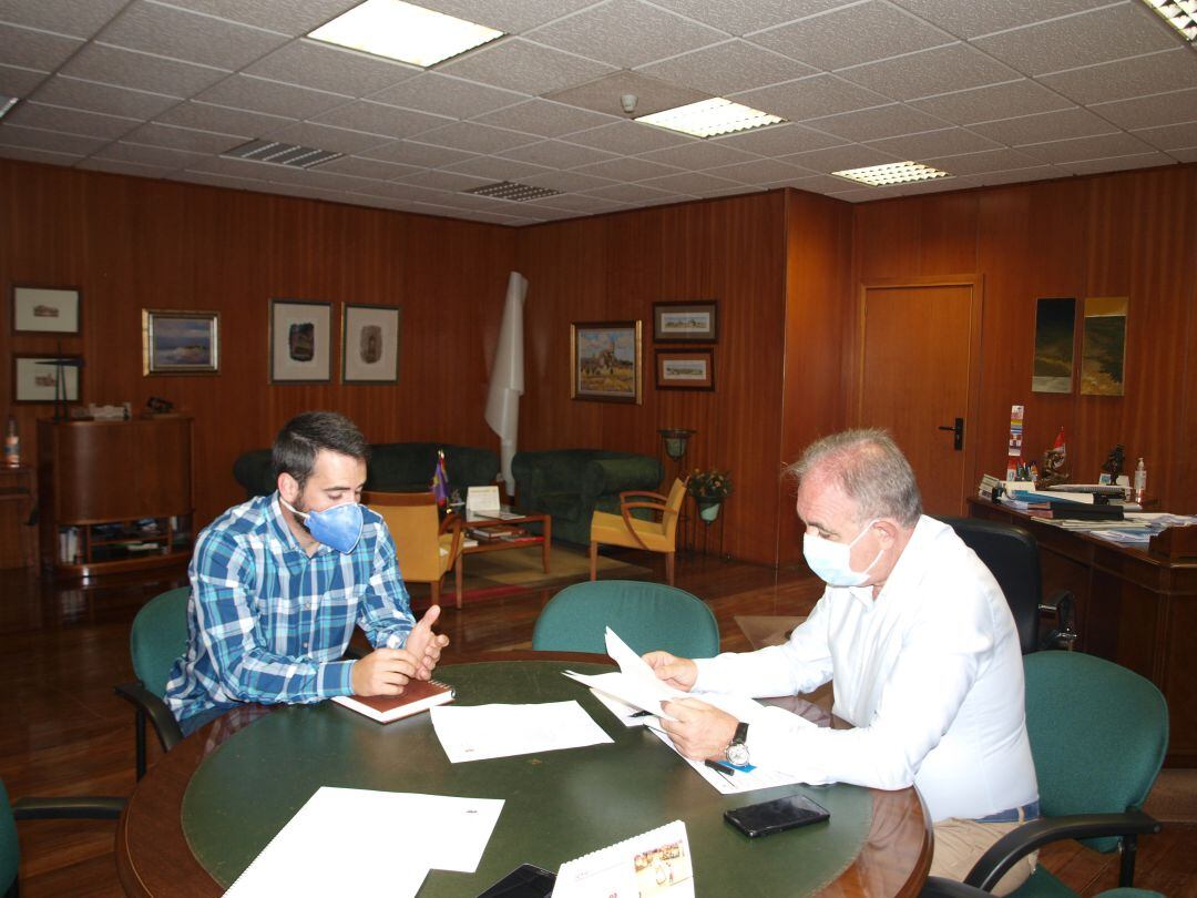 Imagen de la reunión mantenida en la delegación de la Junta en Palencia