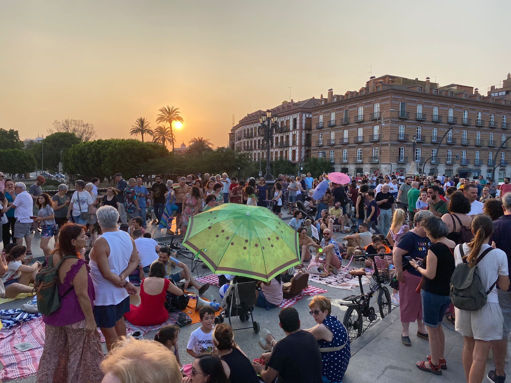 Desde el anuncio de su reapertura, la asociación Murcia LAB ha venido convocando cada jueves diferentes concentraciones en contra de la decisión. @murcia_lab