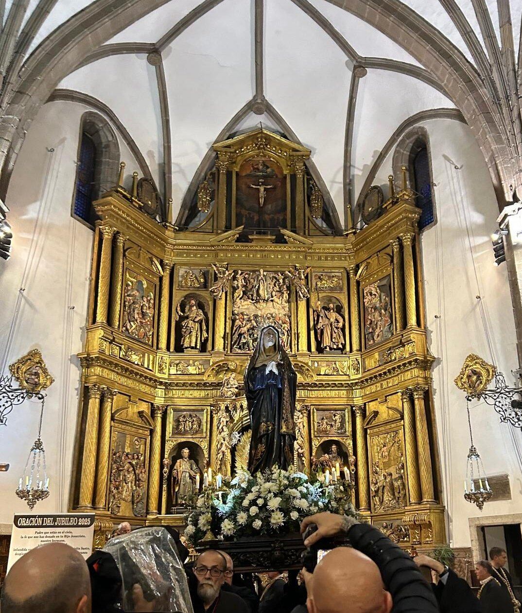 La imagen, en el interior