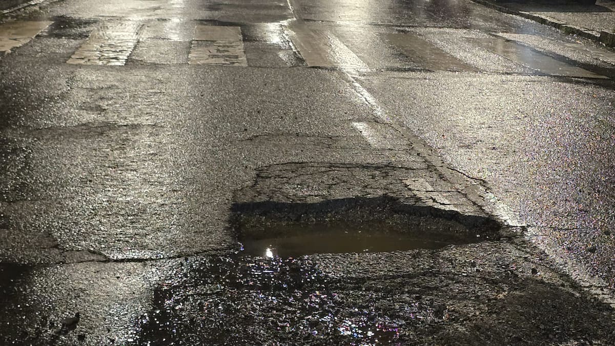 Las fochancas de Santiago destrozan coches y llenan los talleres