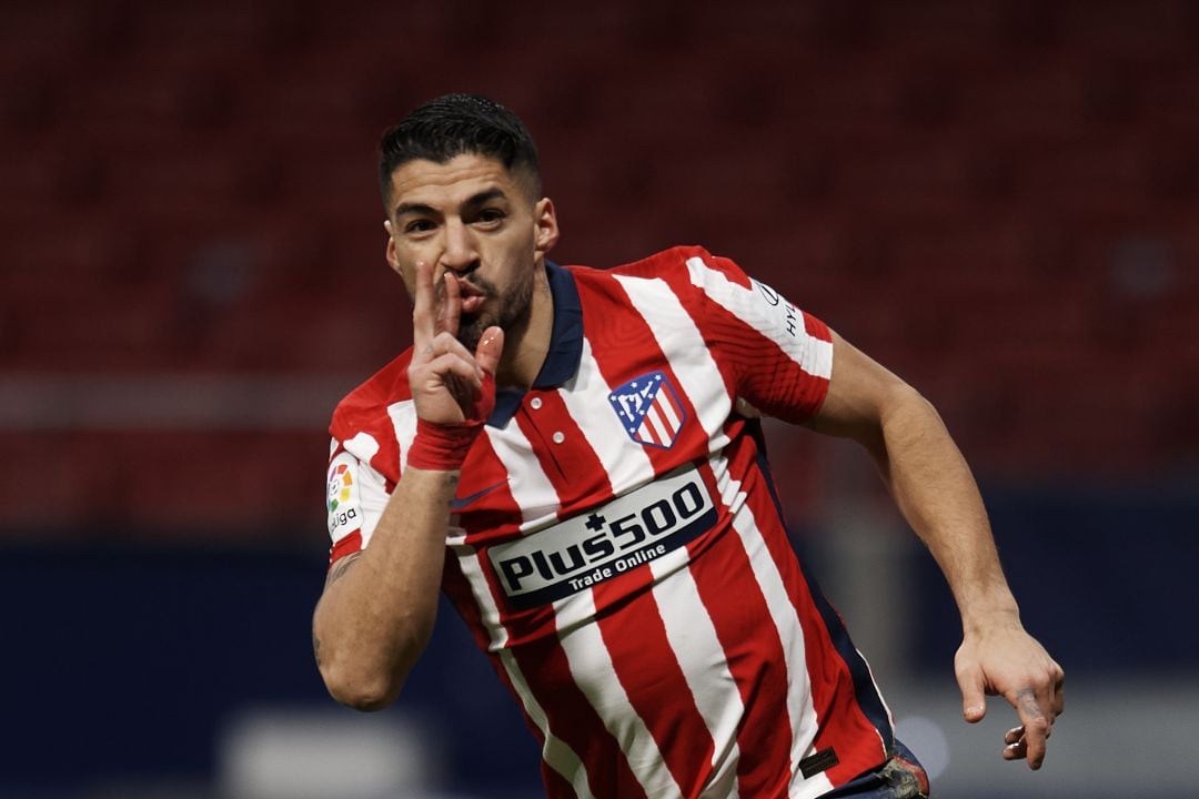 Luis Suárez celebra un gol con el Atlético