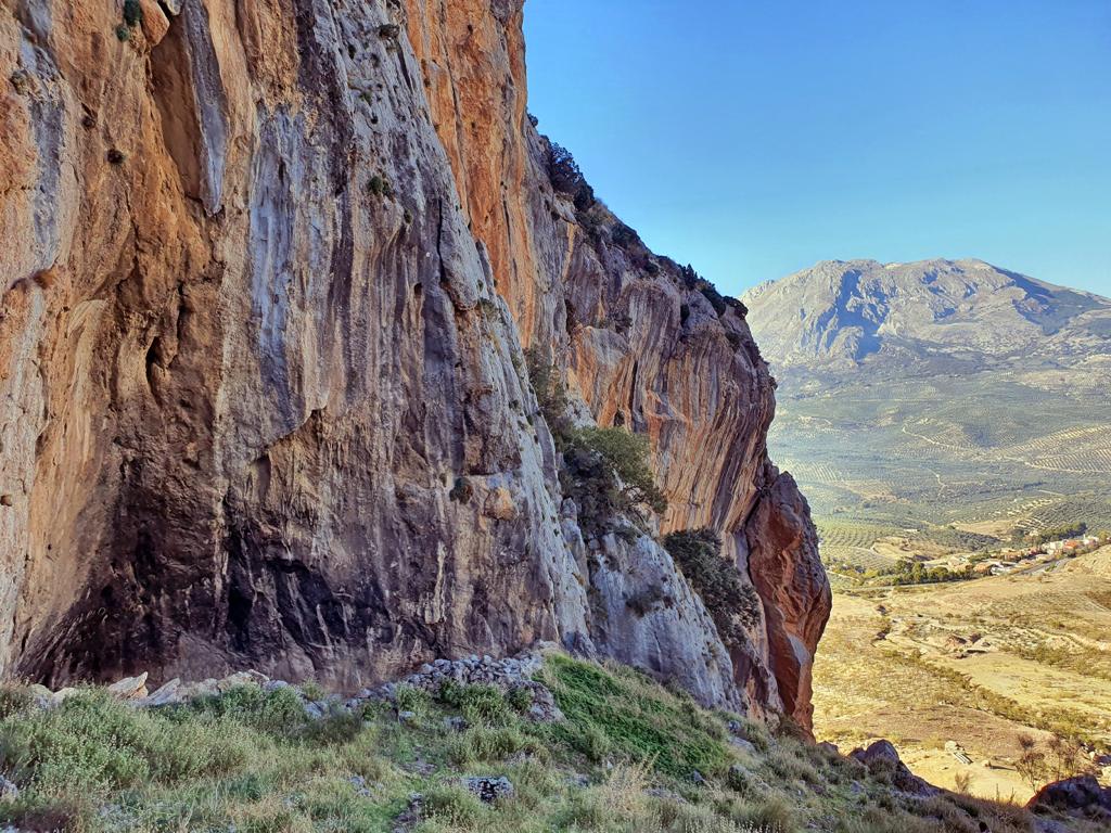 Paraje donde se ubica la Cueva de El Portillo en la Serrezuela de Bedmar