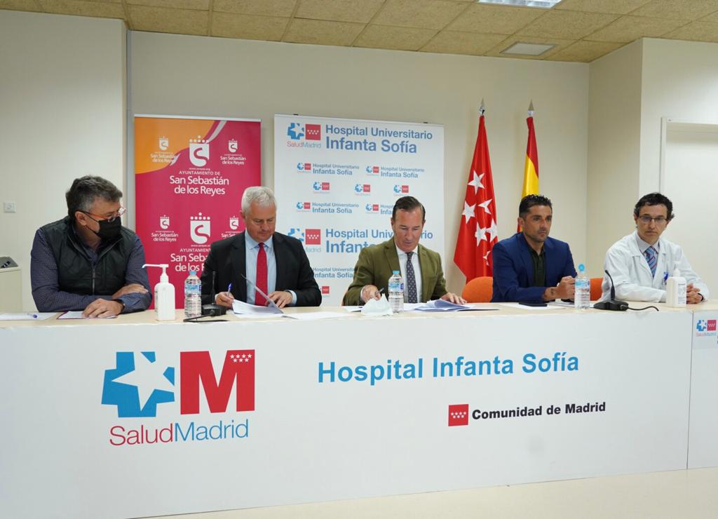 Firma del convenio entre el Ayuntamiento y el Hospital Infanta Sofía de San Sebastián de los Reyes para la promoción del ejercicio físico entre los pacientes de oncología