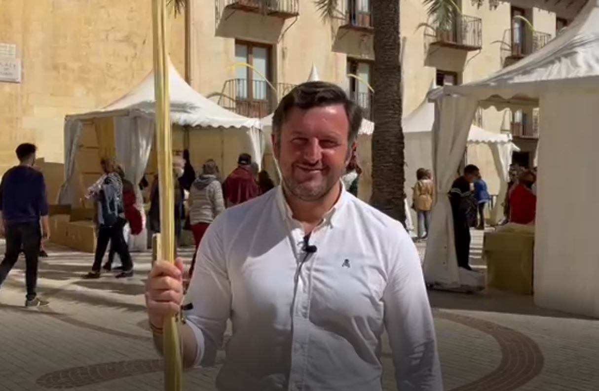 Imagen de Pablo Ruz en la Plaza de Baix