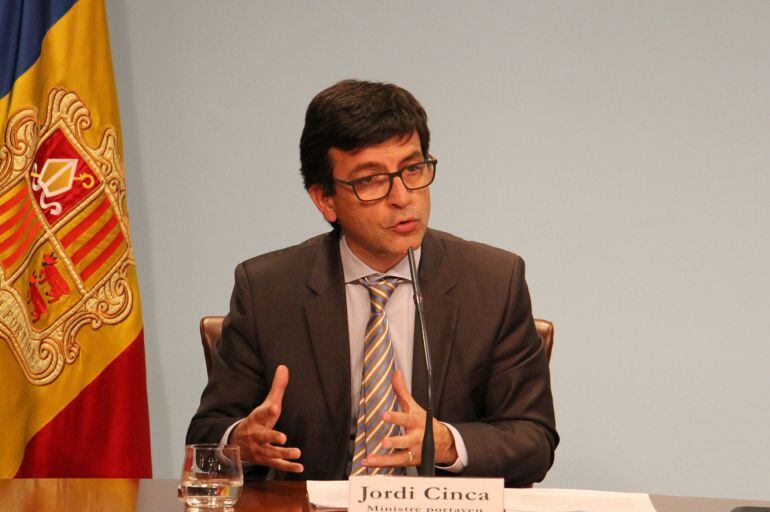 L'expresident d'Orfund, Joan Samarra, ha entrat avui una querella criminal contra el ministre de Finances i portaveu del Govern, Jordi Cinca, en qualitat d'exadministrador de l'empresa.