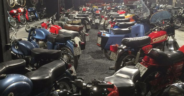 Les motocicletes exposades són, la majoria, fabricades entre els anys 40 i 60.