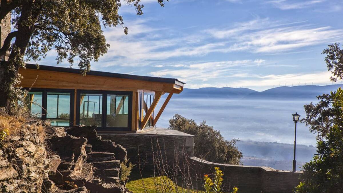 The Rock, Suites & Spa