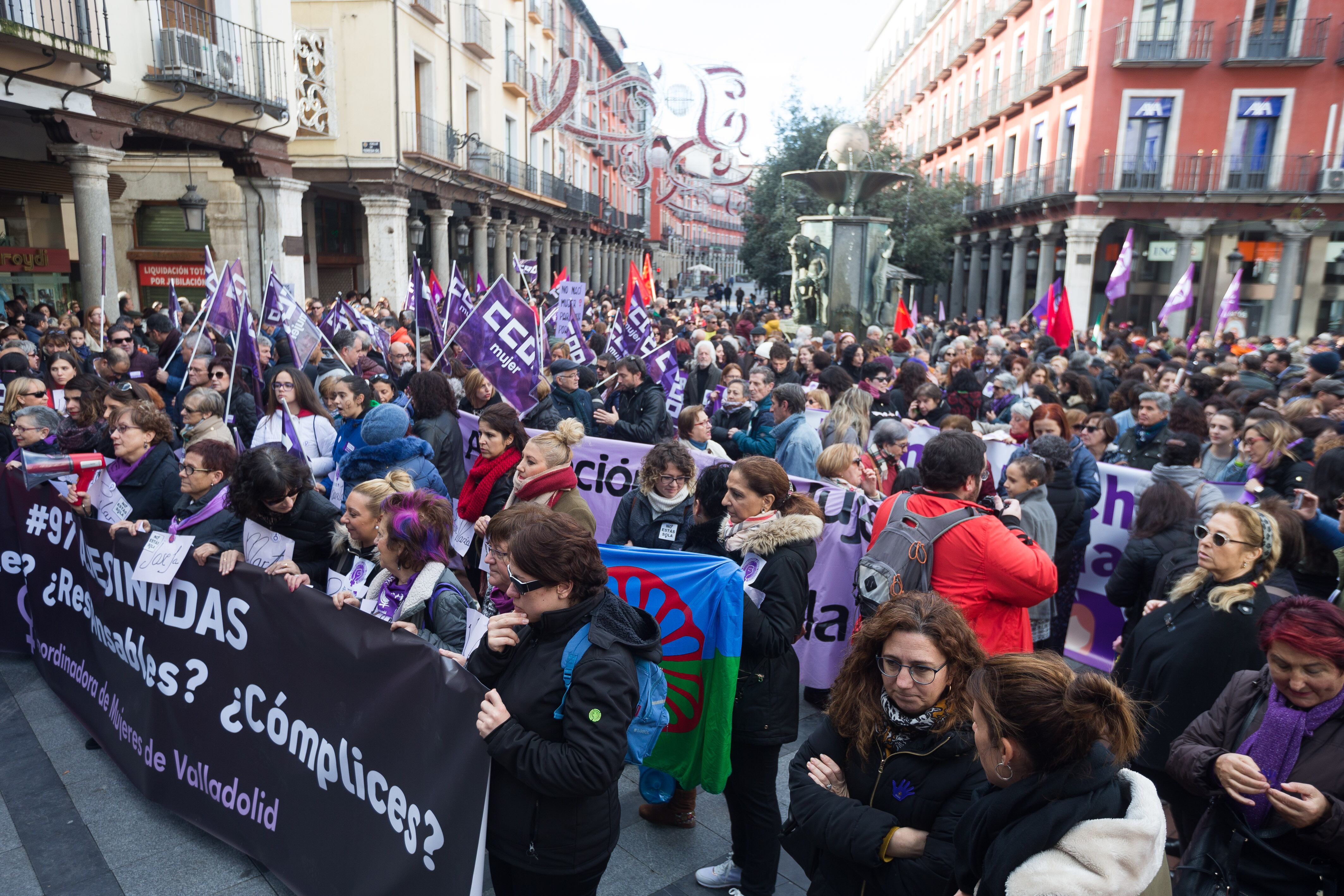 Manifestación en Fuente Dorada convocada por la Coordinadora de Mujeres de Valladolid