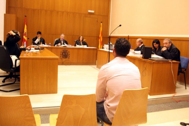 El català perd pes als jutjats