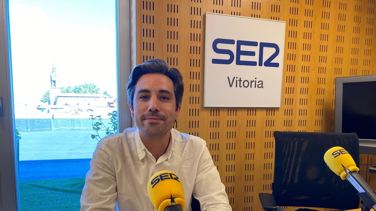 Jon Nogales, El transporte público en Álava