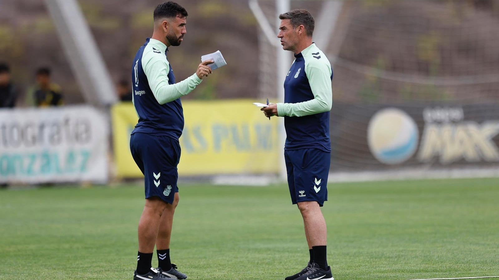 Domingo Cisma y Luis Carrión, durante un entrenamiento de la UD Las Palmas.