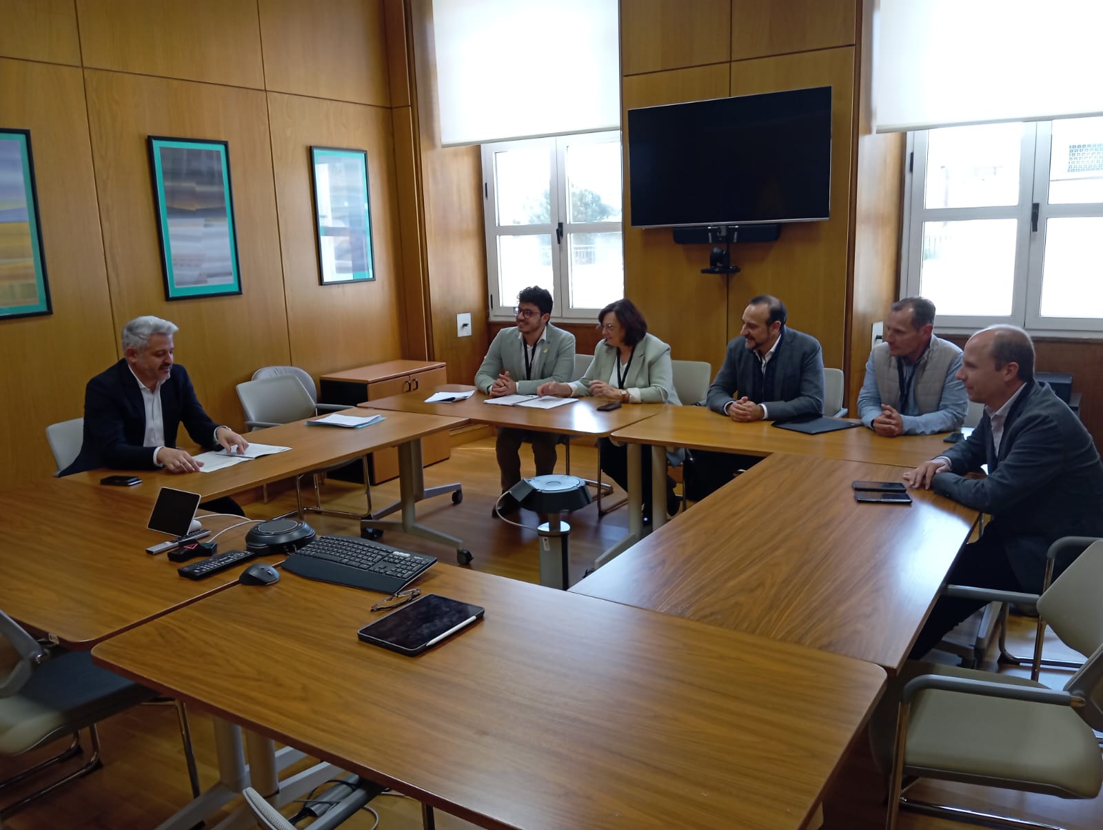 Reunión en el Ministerio de los representantes de la Font de la Figuera, Moixent, Vallada y Montesa