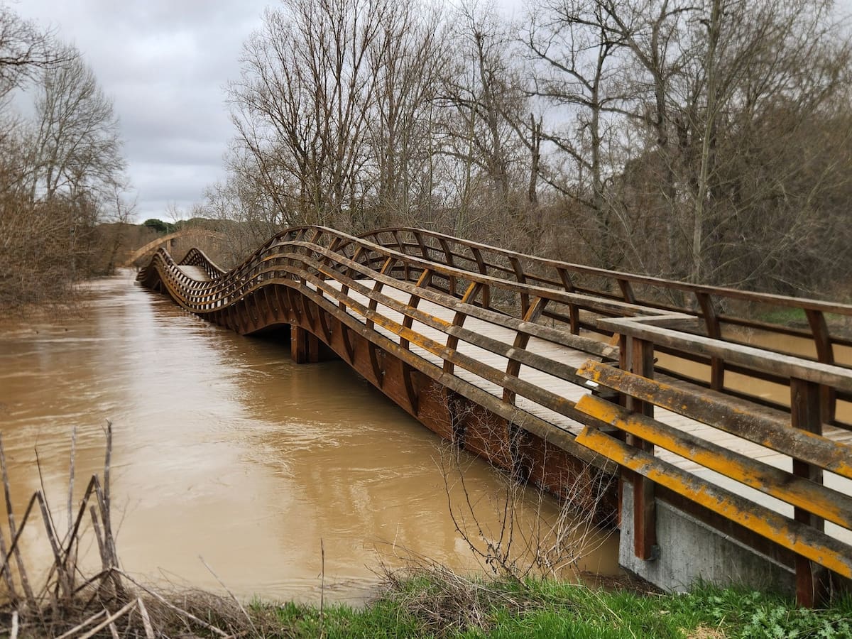 El caudal de los ríos sigue en aumento entre que la CHD defiende su gestión