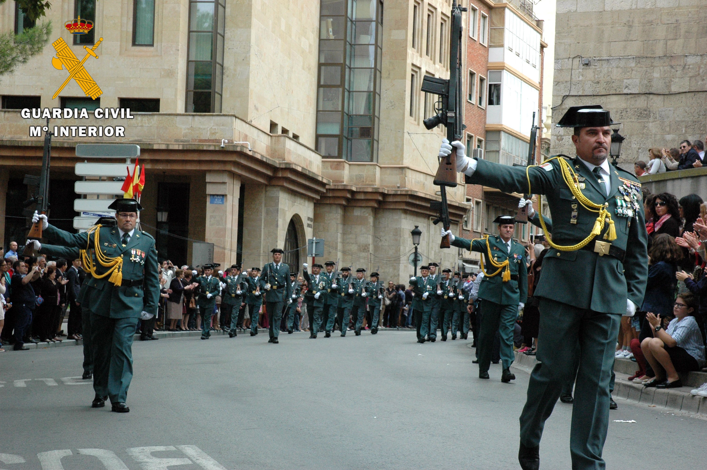 Imagen del desfiles por las calles de Albacete
