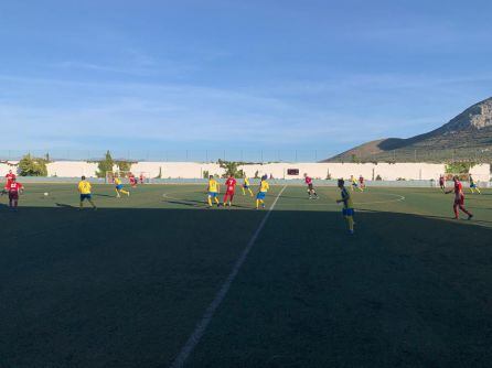 Momento del encuentro entre el Jódar C.F. y el C.D. Navas