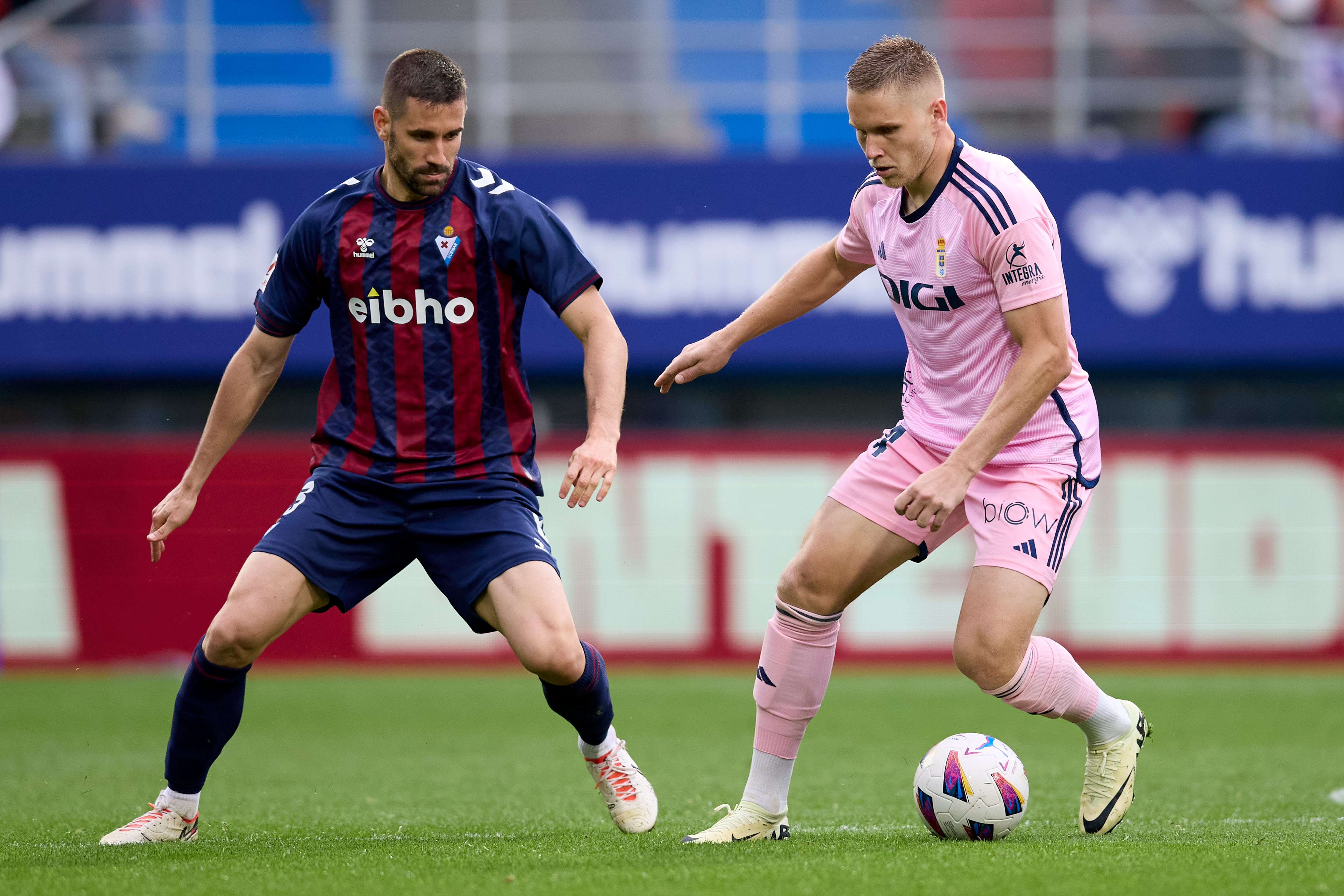 SD Eibar y Real Oviedo se enfrentaron en la última jornada de LaLiga Hypermotion. (Photo by Ion Alcoba Beitia/Getty Images)