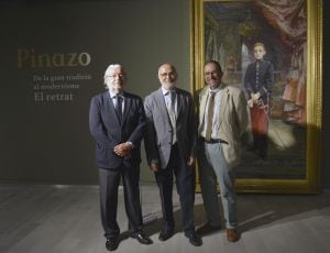 El presidente de la Fundación Bancaja, Rafael Alcón; Javier Pérez Rojas, catedrático especialista en Pinazo de la Universitat de València y José Ignacio Casar Pinazo, director del Museo de Bellas Artes