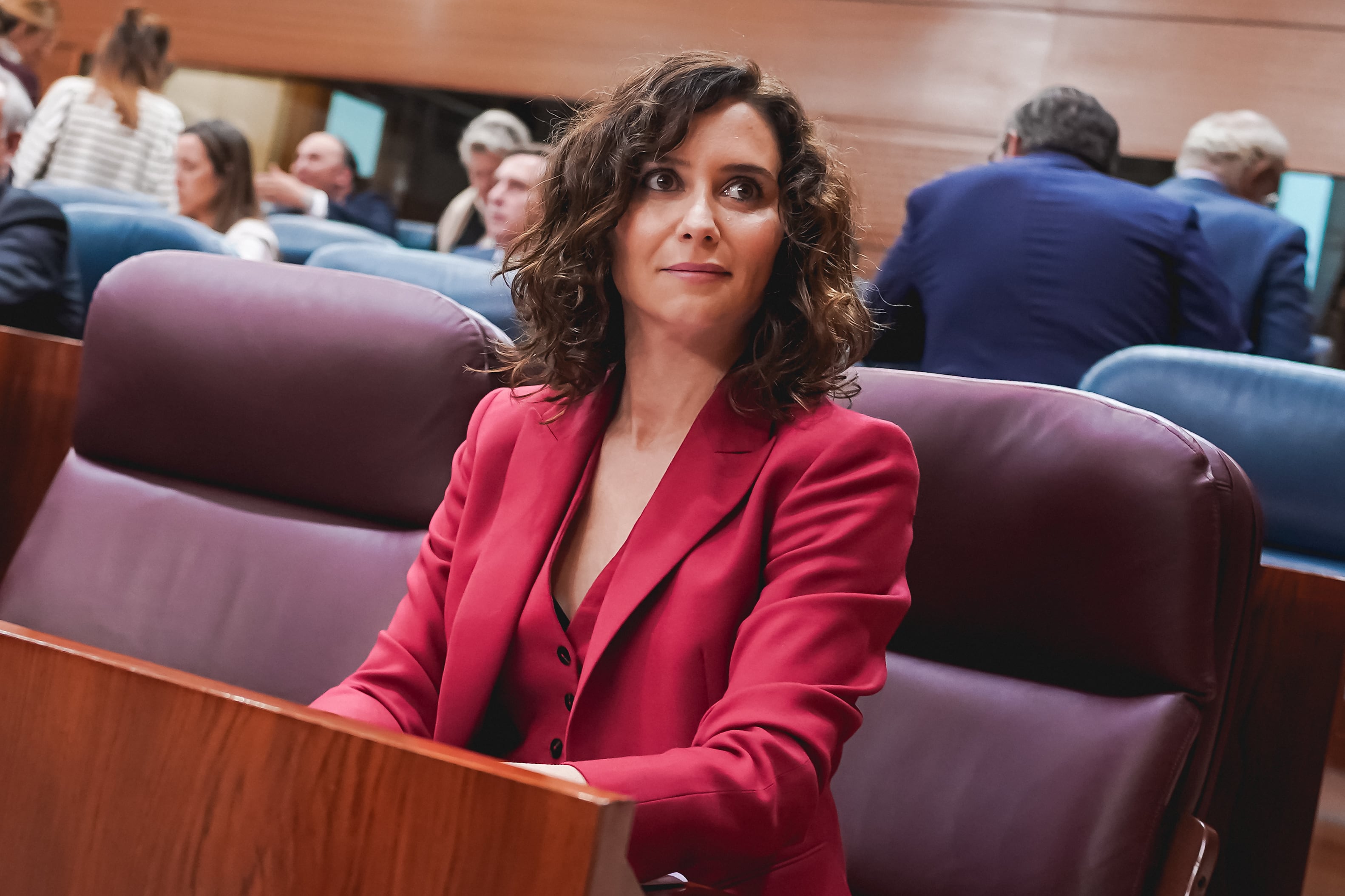 La presidenta de la Comunidad de Madrid, Isabel Díaz Ayuso, fotografiada este jueves antes del inicio del pleno de la Asamblea de Madrid.