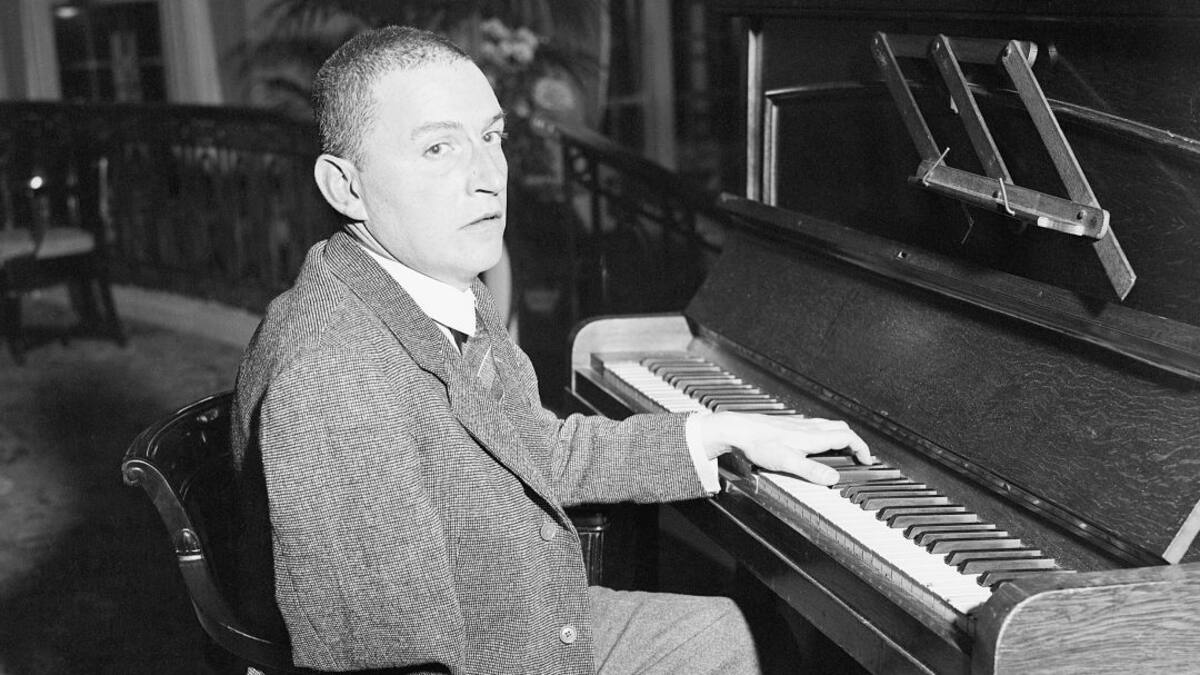 Piezas para piano que se interpretan solo con la mano izquierda