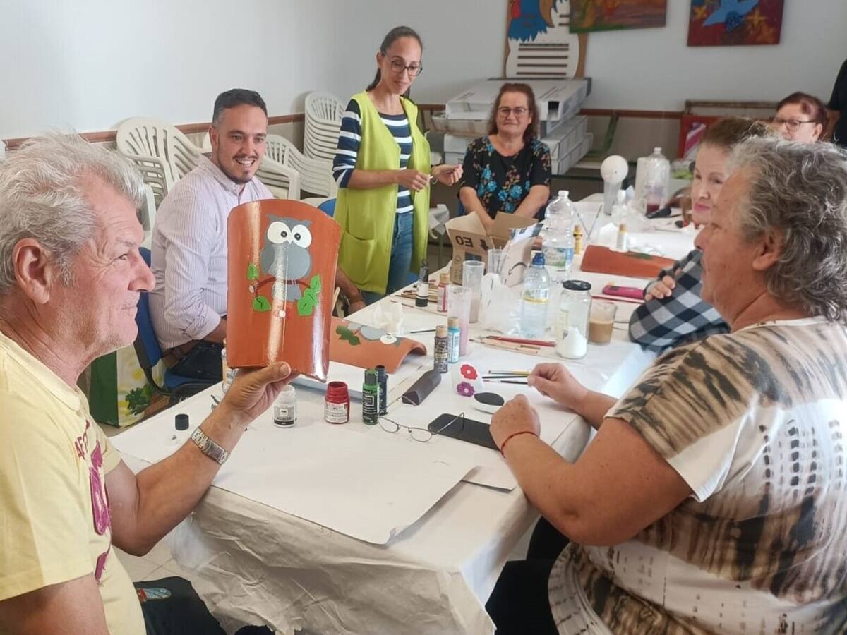 La barriada de la Guareña disfruta ya de un programa de ocio para sus mayores