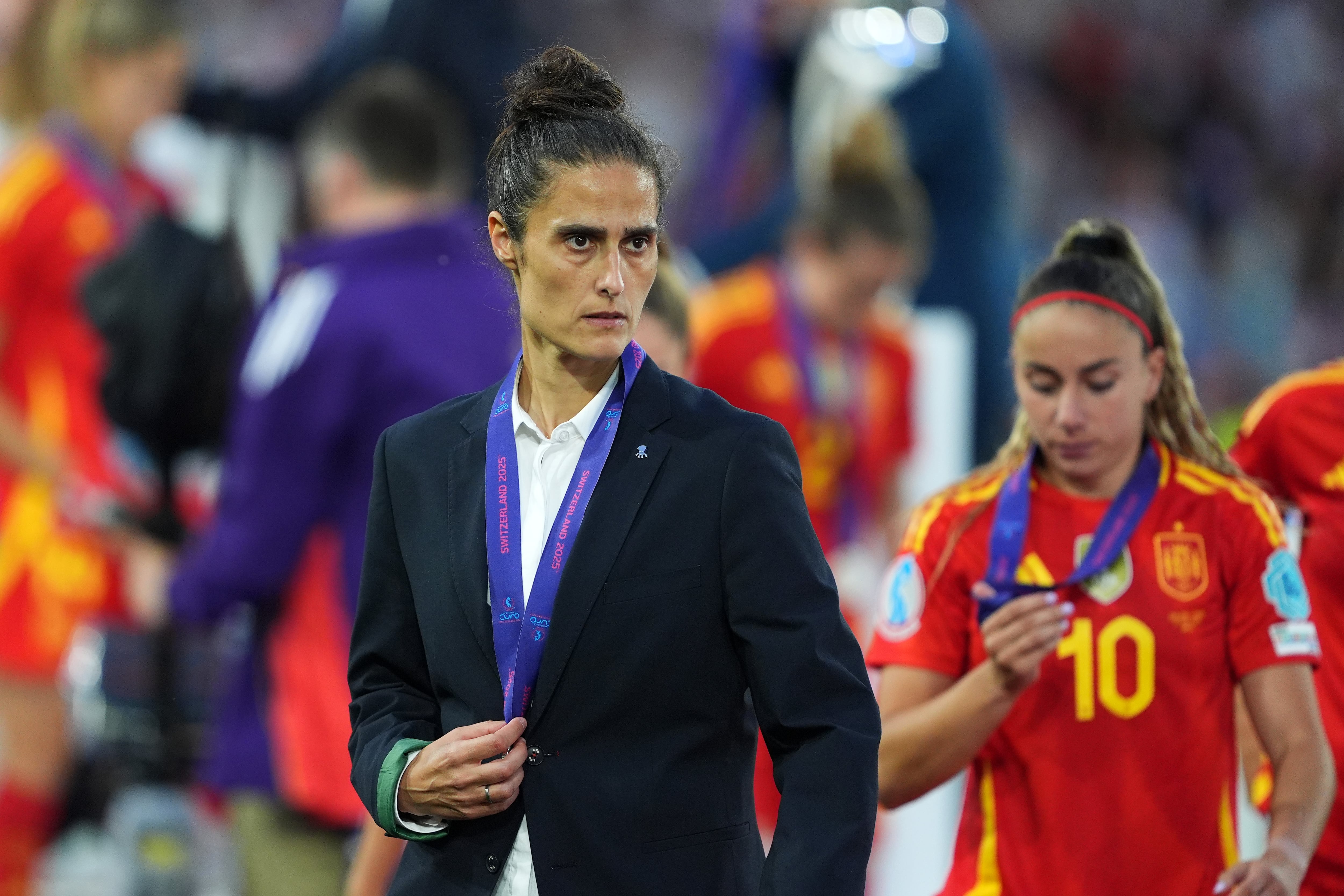 Montse Tomé durante la entrega de medallas de la final de la Eurocopa. (Photo by Daniela Porcelli/Getty Images)