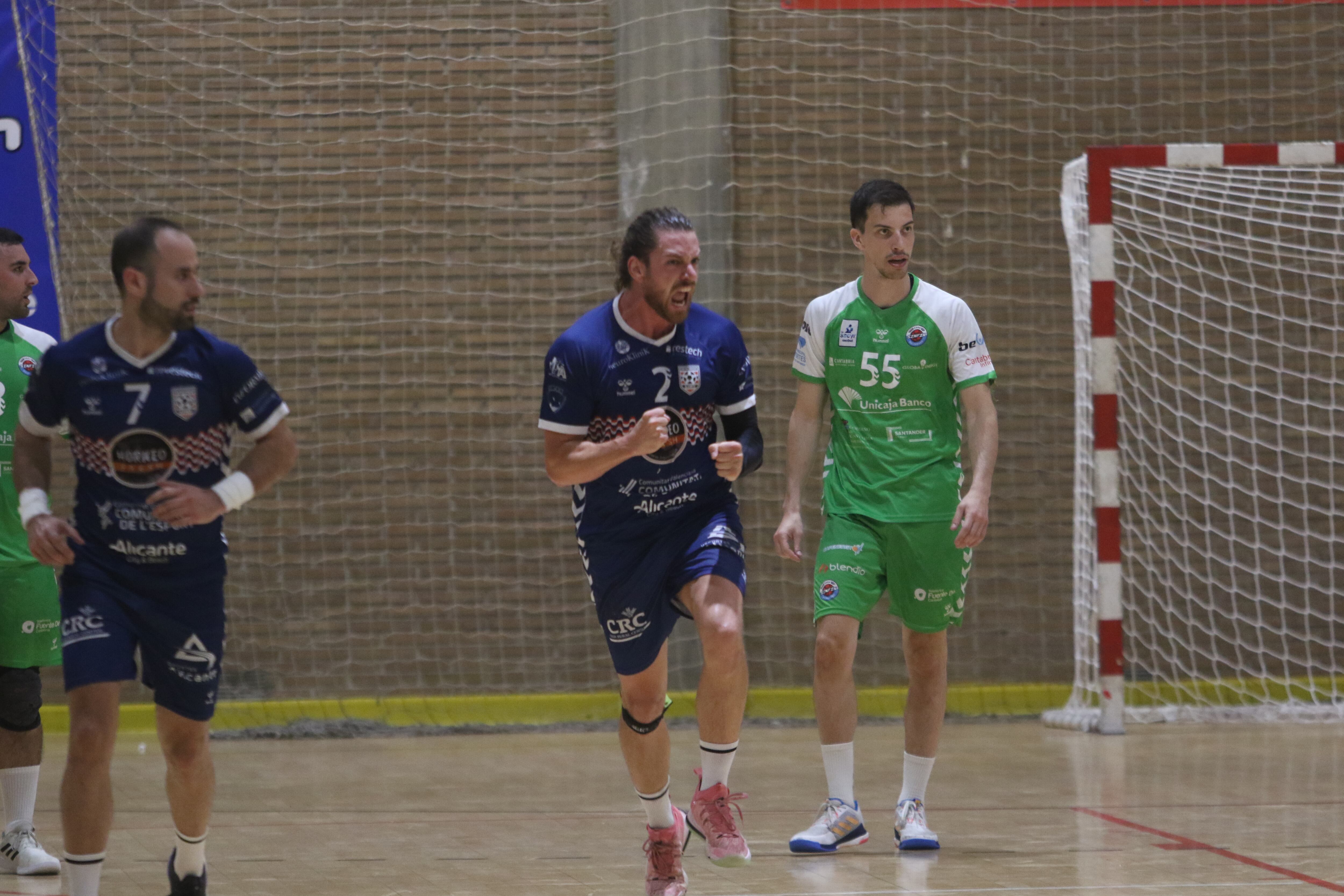 Partido entre EÓN Alicante y Unicaja Banco Sinfín, playoff de ascenso Asobal