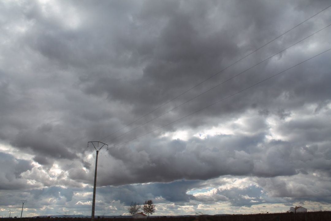 CIELO NUBLADO, TORMENTAS, TEMPORAL, LLUVIAS