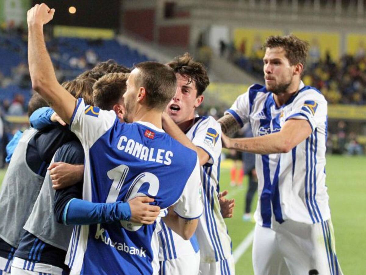 Javi Varas regala los tres puntos a la Real Sociedad