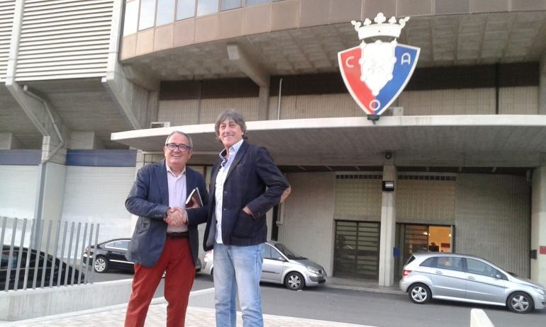 El presidente de Osasuna Luis Sabalza y el entrenador Enrique Martín Monreal se reunieron en la noche del martes para hablar de su renovación 