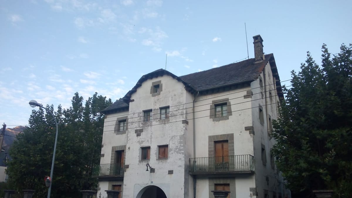 Preocupación por la situación de la casa forestal de Biescas