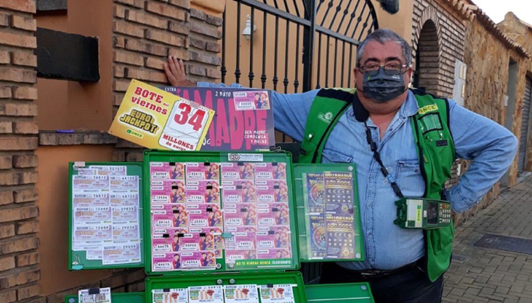 Jorge López, vendedor de la ONCE.