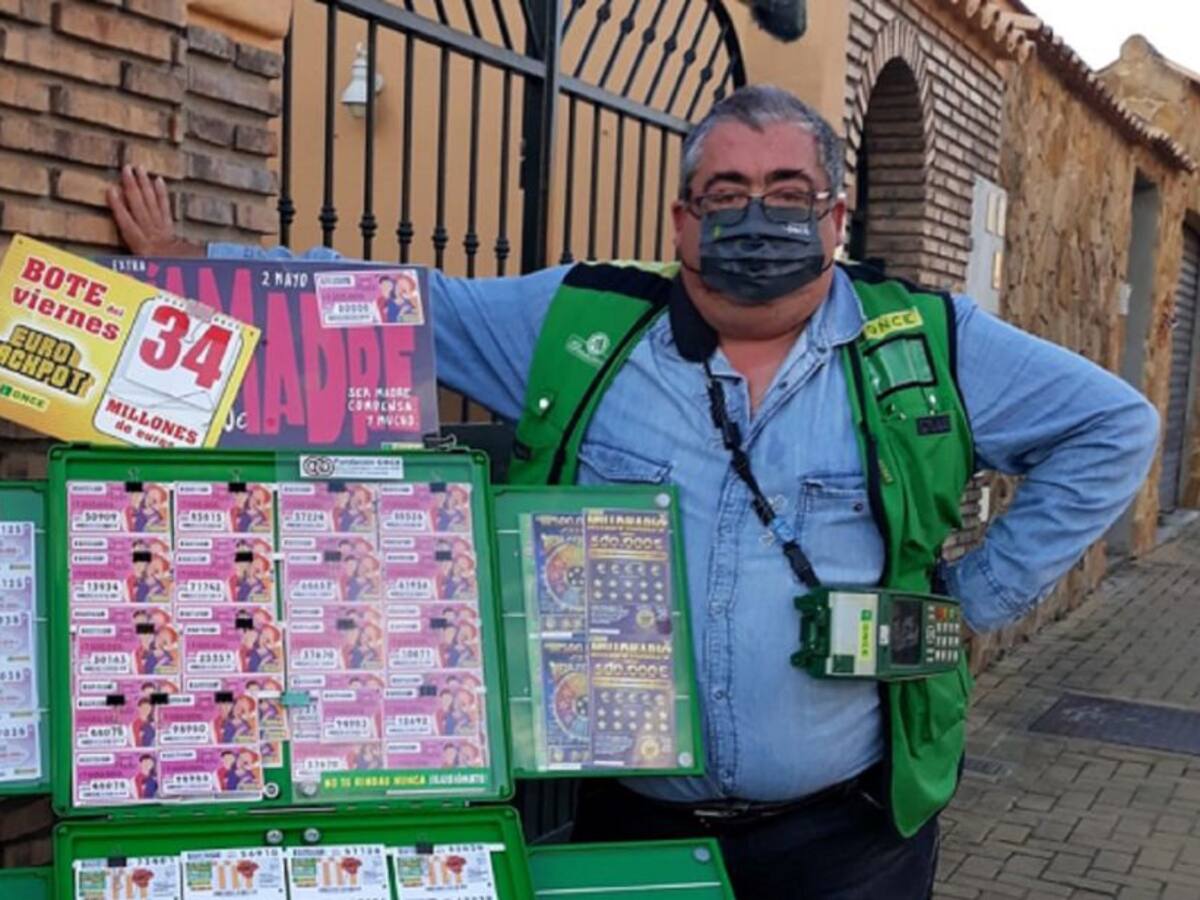 La ONCE reparte 1,4 millones entre 40 clientes de dos tiendas de ultramarinos de Algeciras