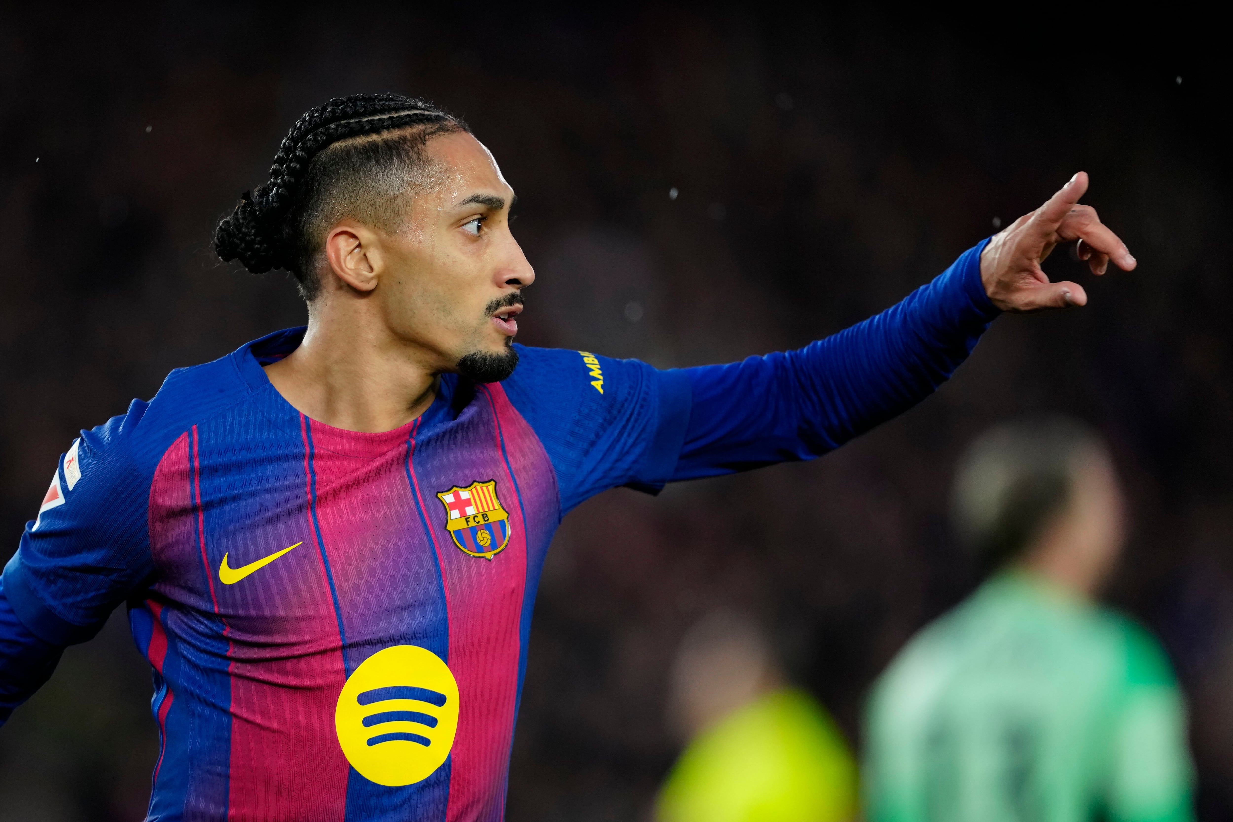 Raphinha celebra su gol ante el Real Oviedo