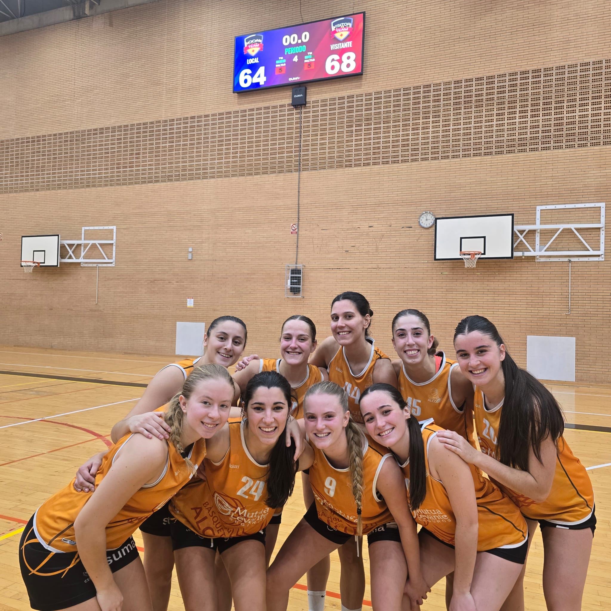 Las chicas del nacional tras en partido en Murcia