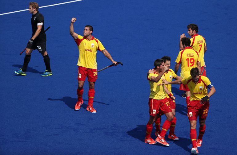 Los jugadores españoles celebran un tanto ante Nueva Zelanda.