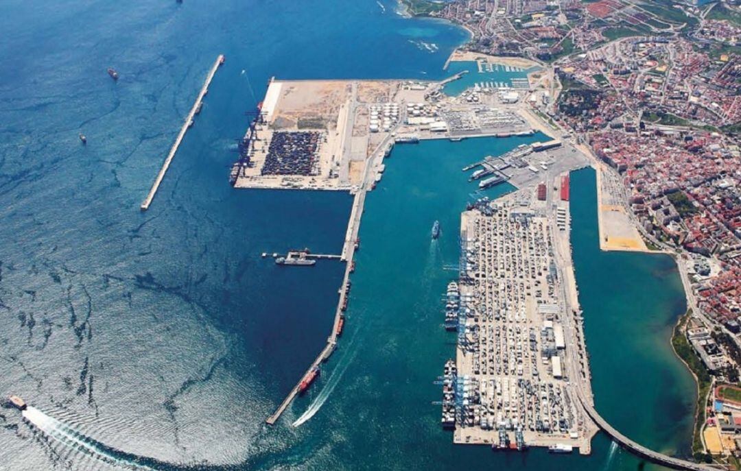 Imagen aérea del Puerto de Algeciras.