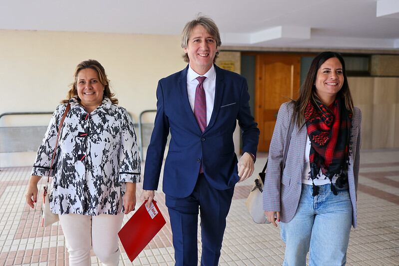 Carlos Martínez ha presentado su candidatura a la presidencia de la Junta rodeado de su equipo de concejales