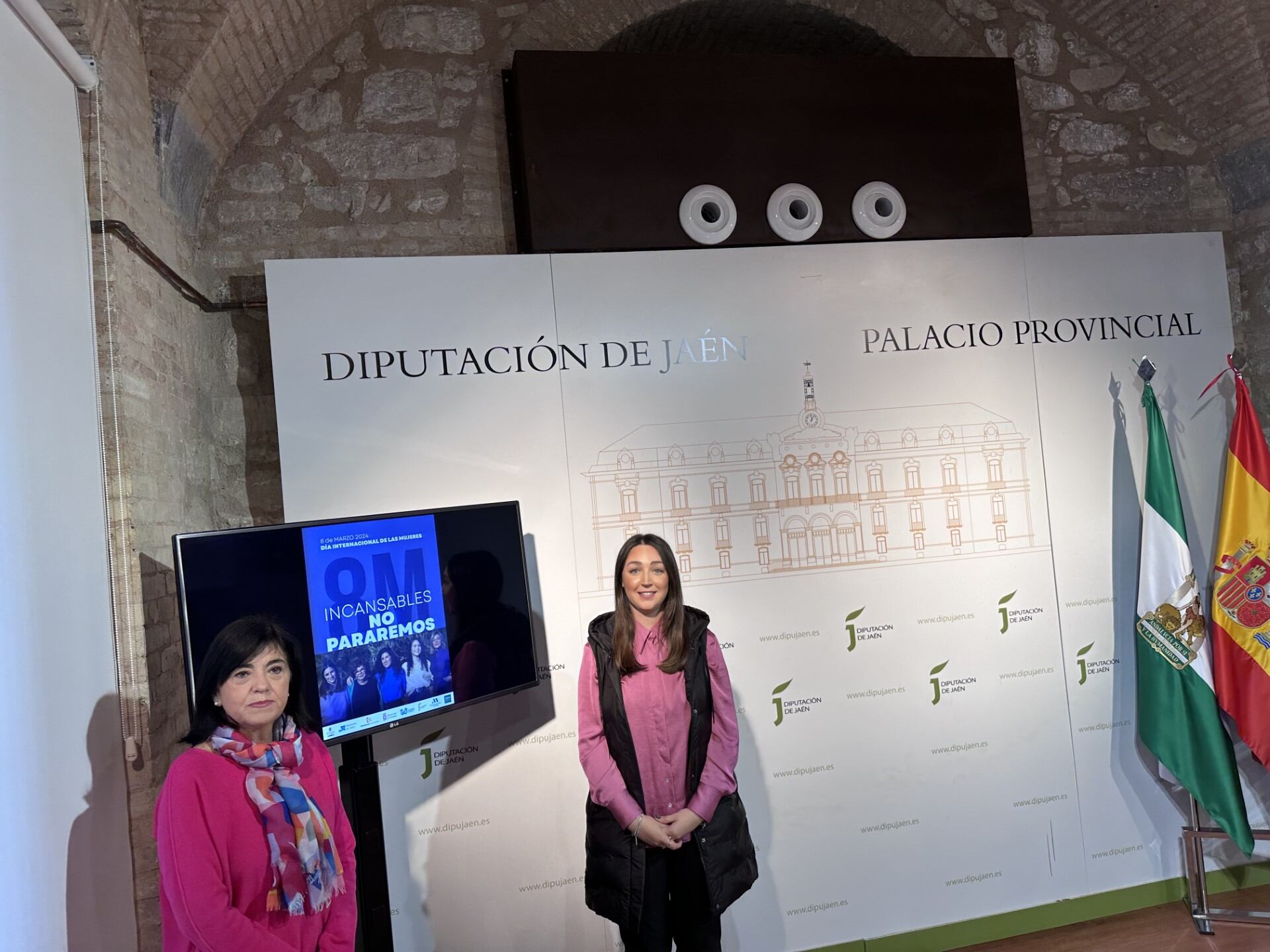 Francisca Medina y María Dolores Ruiz presentan las actividades de la Diputación con motivo del 8M.