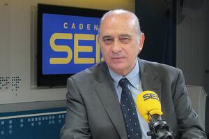 Jorge Fernández Díaz, ministro del Interior, en los estudios de &#039;Hoy por Hoy&#039;