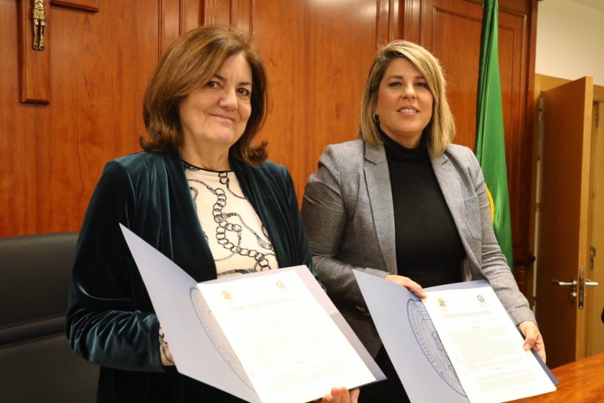 La presidenta de la UCAM, María Dolores García, y la alcaldesa de Cartagena, Noelia Arroyo