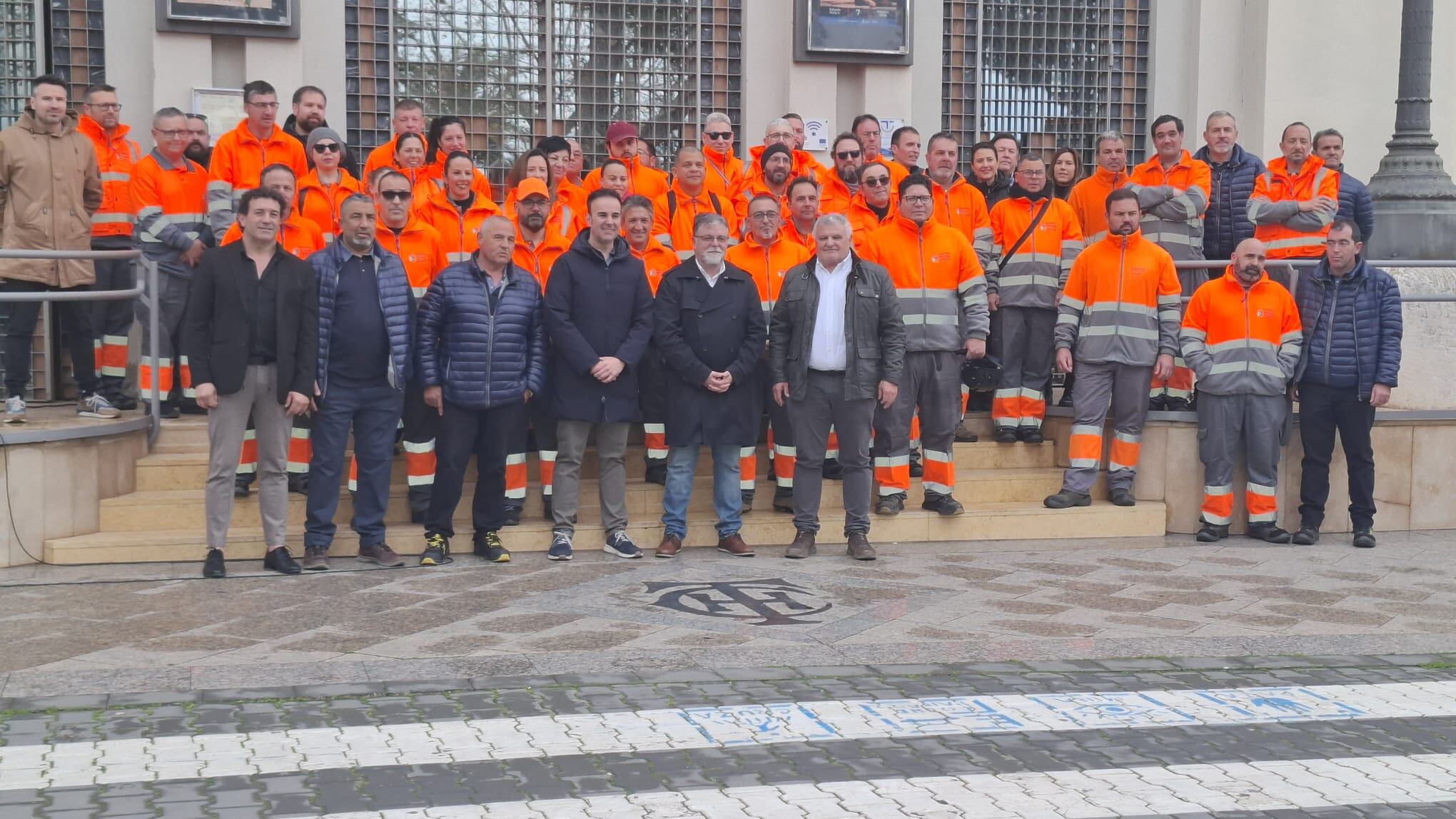 Autoridades, directivos de Fobesa y trabajadores